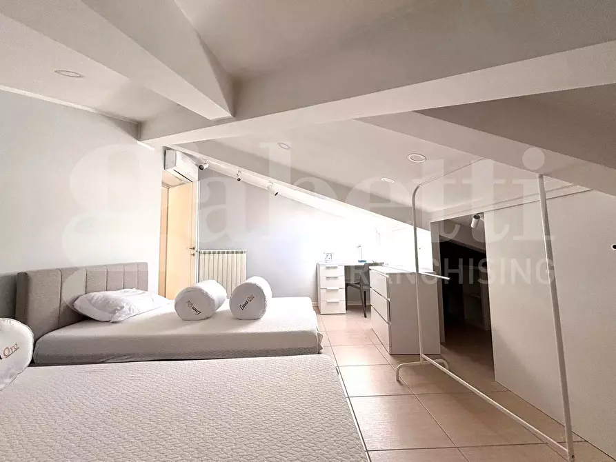 Immagine 13 di Appartamento in vendita  in Corso G. Garibaldi a Napoli