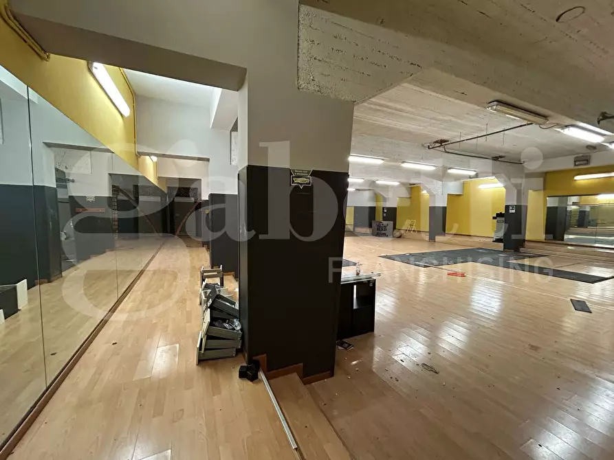 Immagine 2 di Negozio in affitto  in Via Gorizia a Rivalta Di Torino