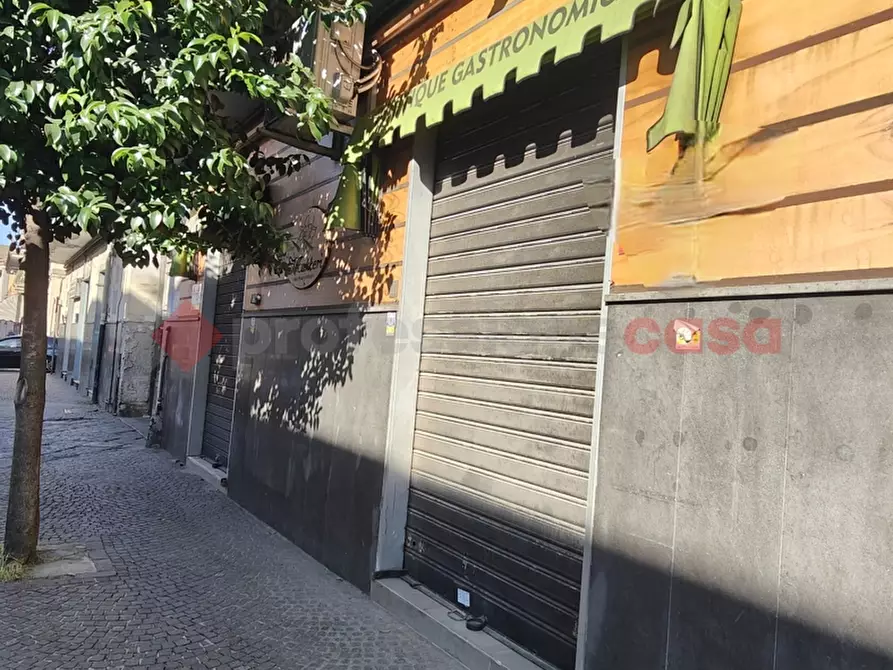 Immagine 1 di Negozio in affitto  in Via massimo Stanzione, 195 a Frattamaggiore