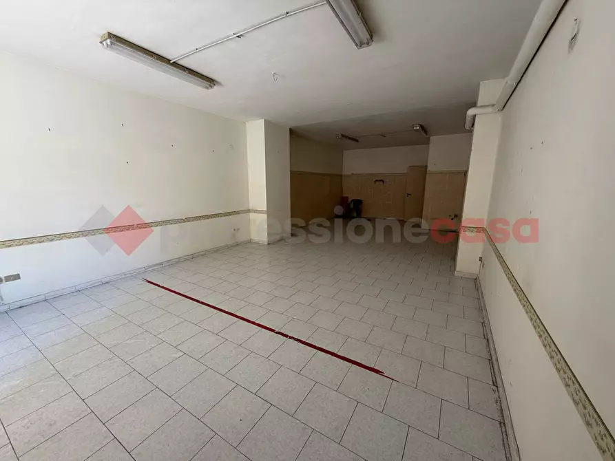 Immagine 12 di Negozio in vendita  in Via Lugnano, snc a Santa Maria Capua Vetere