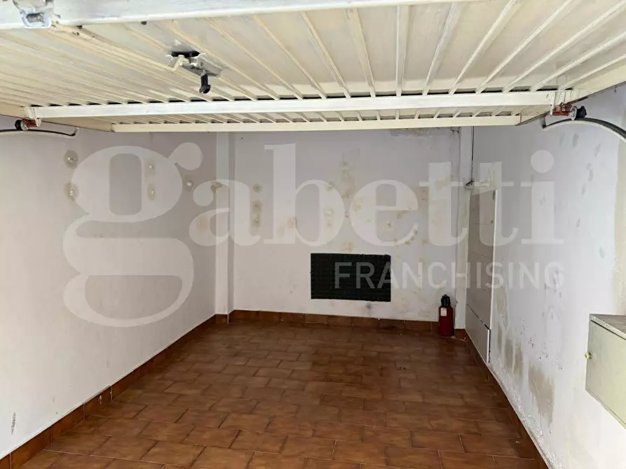 Immagine 2 di Box auto in vendita  in Via Cantore a Grugliasco