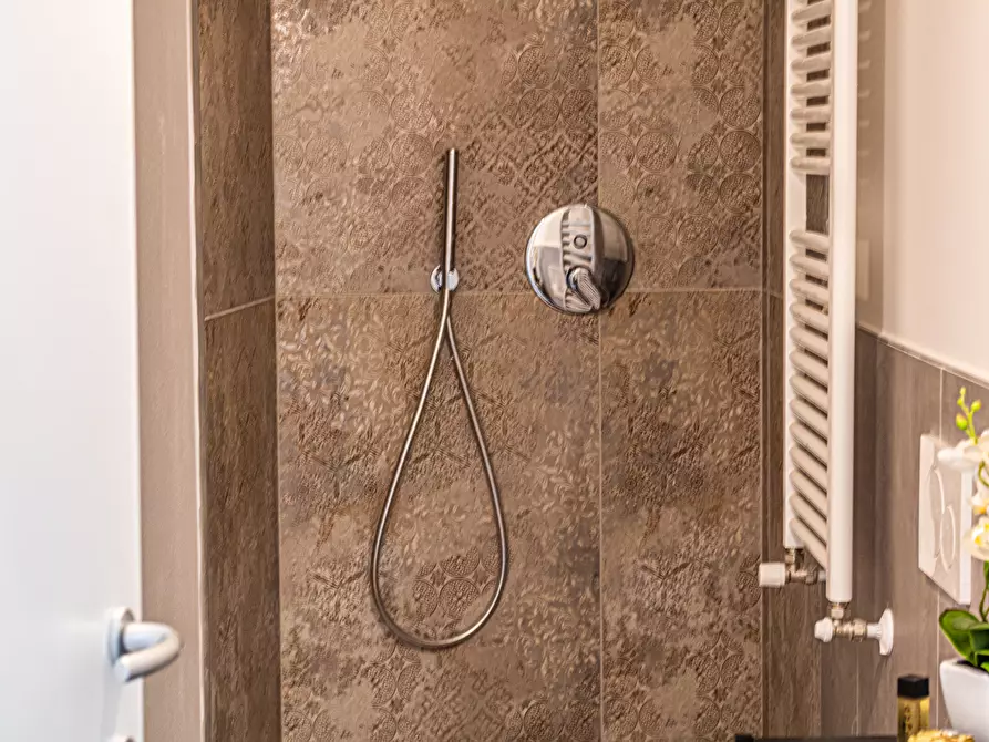 Immagine 30 di Appartamento in vendita  in Via dell'Uccellino, 2 a Bologna