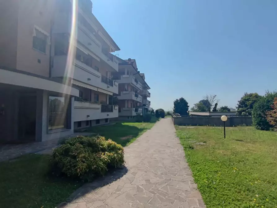 Immagine 3 di Appartamento in vendita  in Via NILDE IOTTI, 3 a Locate Di Triulzi