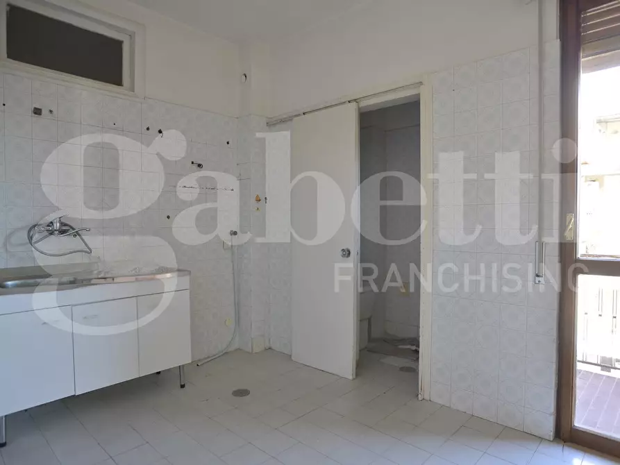 Immagine 24 di Appartamento in vendita  in Viale delle Repubblica, 60 a Bari