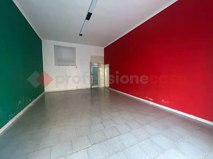 Immagine 5 di Negozio in vendita  in Via estramurale a Putignano