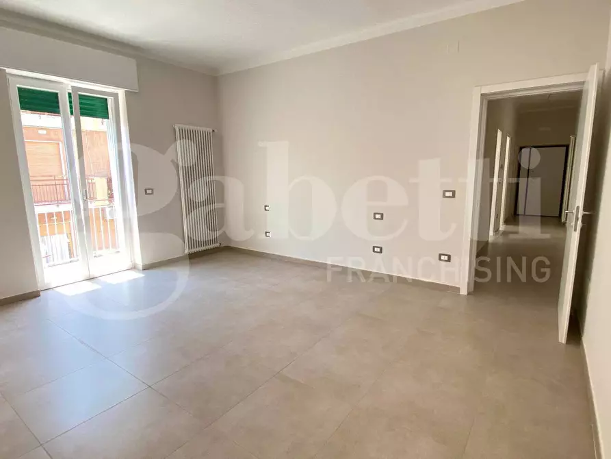 Immagine 13 di Appartamento in affitto  in Via Vittorio Veneto a Trani