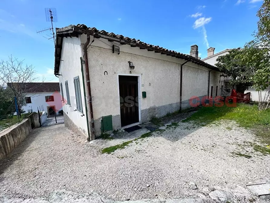 Immagine 1 di Terratetto in vendita  in Via Campelo sul clitunno, via santa rita a Campello Sul Clitunno