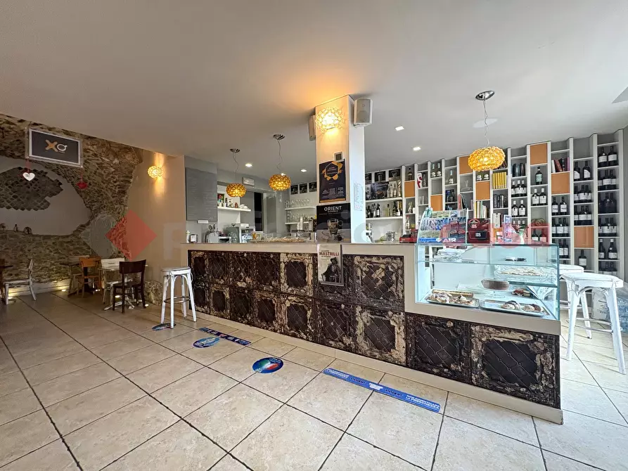 Immagine 4 di Negozio in vendita  in Piazza FONTANA VECCHIA, 8 a Terracina