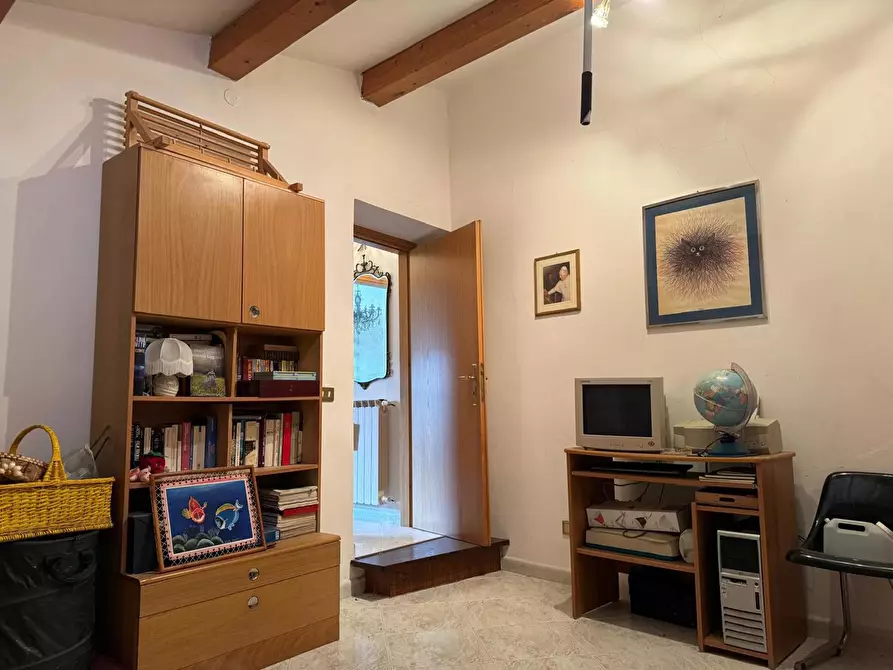 Immagine 14 di Appartamento in vendita  in Via Oberdan, 2 a Sorano