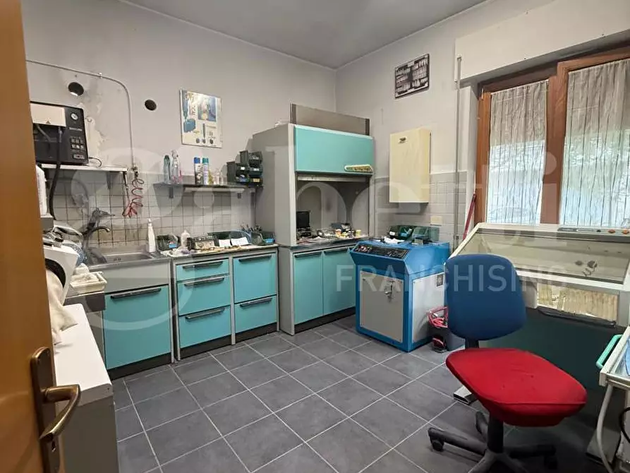 Immagine 10 di Ufficio in affitto  in Via dei Mille, 133 a Lamezia Terme