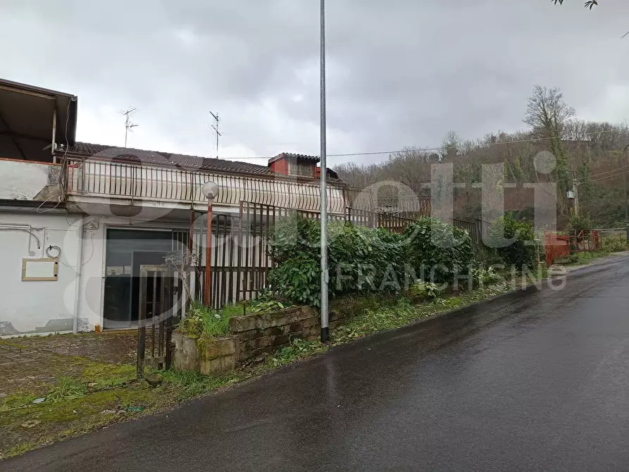 Immagine 1 di Magazzino in affitto  in Via Petrara, snc a Ceppaloni