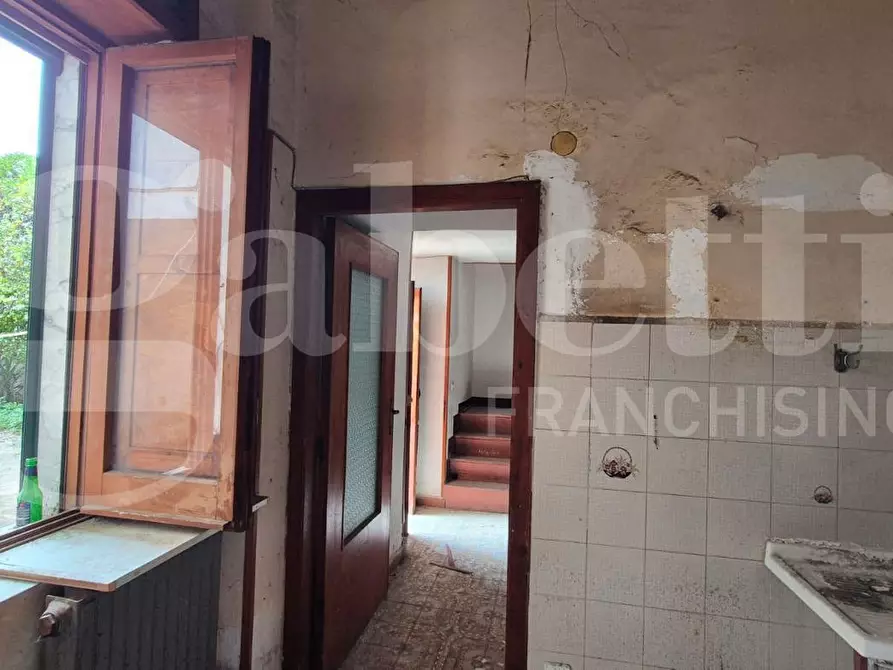 Immagine 10 di Palazzo in vendita  in Via L. Giordano, 38 a Boscotrecase
