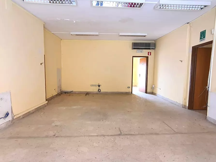 Immagine 10 di Negozio in vendita  in Via Roma, 22 a Contessa Entellina