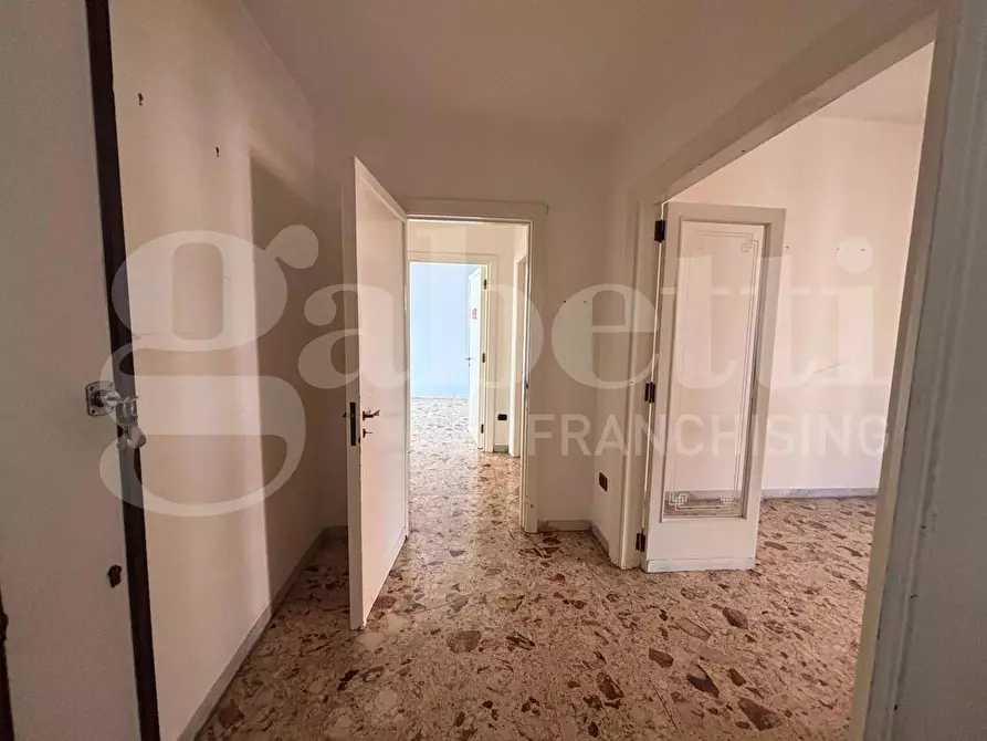 Immagine 8 di Appartamento in vendita  in Via manzoni a Napoli