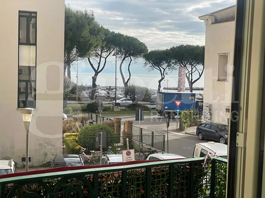 Immagine 1 di Appartamento in vendita  in Piazza San Carlo, III trav dx, 1 a Gaeta