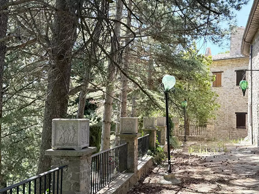 Immagine 40 di Appartamento in vendita  in Via FRAZIONE PARADISO, 1 a Assisi