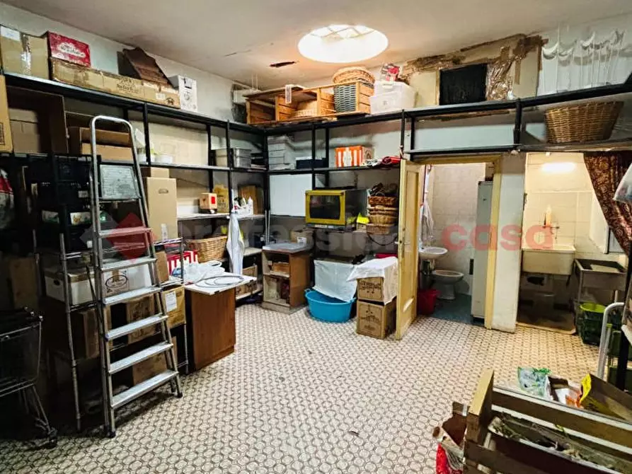 Immagine 1 di Negozio in vendita  in Via TORCICODA a Firenze