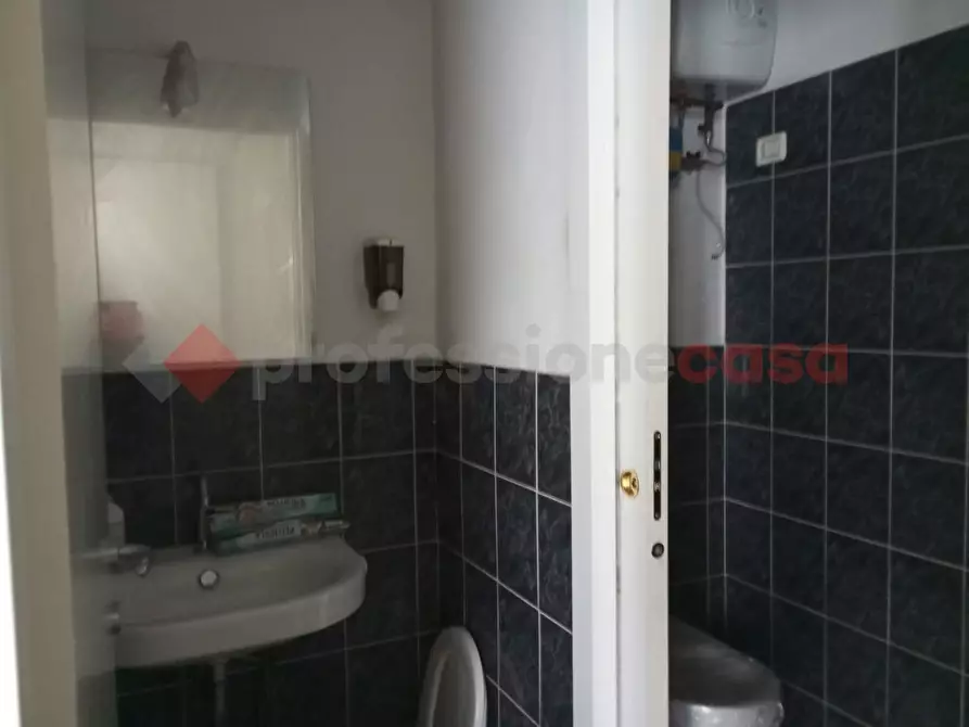 Immagine 12 di Negozio in affitto  in Via GABRIELE D'ANNUNZIO a Firenze