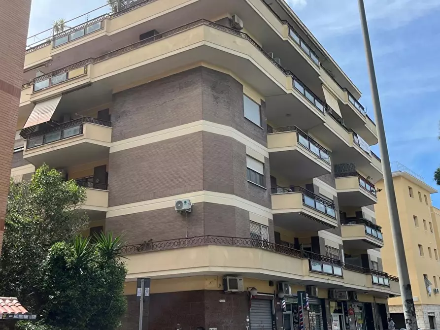 Immagine 1 di Appartamento in vendita  in Via Stazione del Lido, 24 a Roma