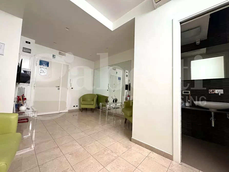 Immagine 11 di Ufficio in vendita  in Via Gaetano Donizzetti, 7B a Roma