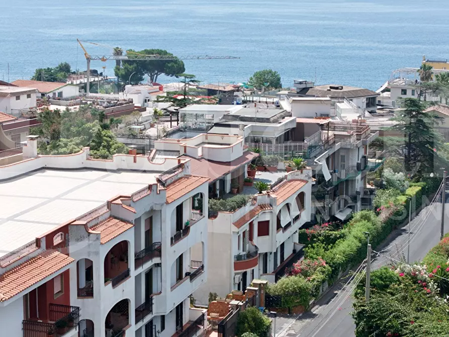 Immagine 3 di Appartamento in vendita  in Via Mollica, 51 a Aci Castello