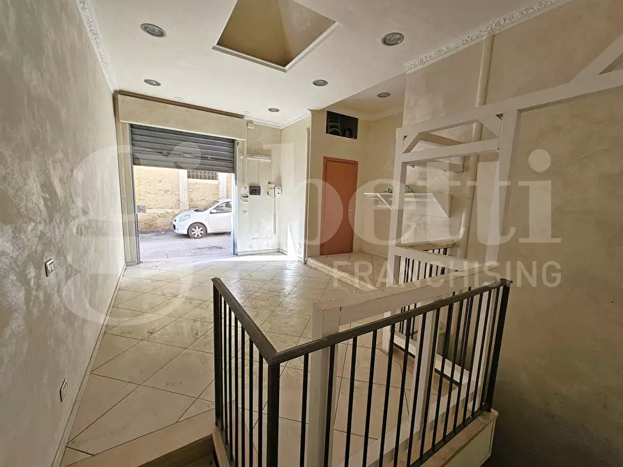 Immagine 7 di Negozio in vendita  in Via Settembrini a San Severo