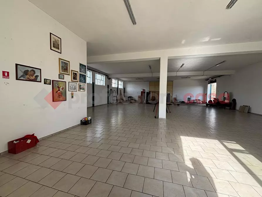 Immagine 12 di Negozio in affitto  in Via casilina km 61., snc a Anagni