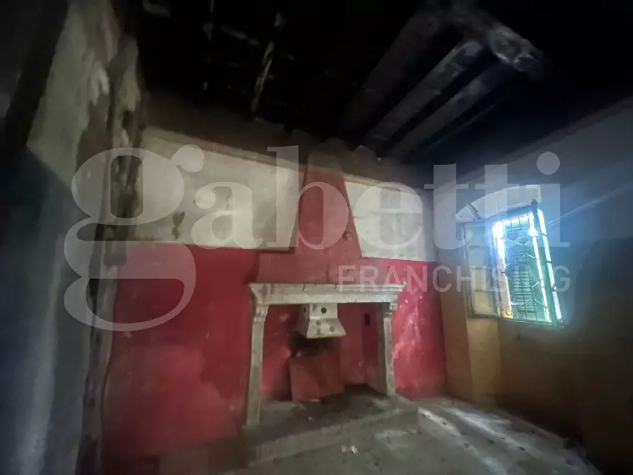 Immagine 15 di Palazzo in vendita  in Via Piave, SNC a Magreglio