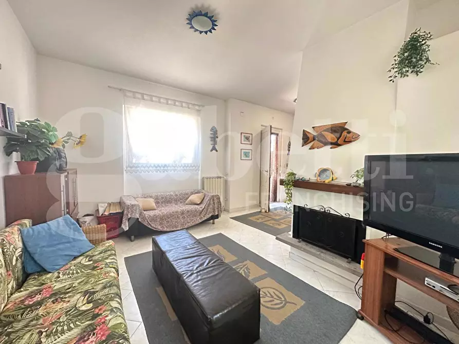 Immagine 13 di Casa trifamiliare in vendita  in Via lungomare tor san lorenzo, 57 a Ardea