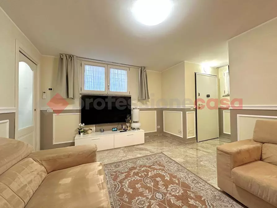 Immagine 11 di Villa in vendita  in Via Delle Robinie a Opera