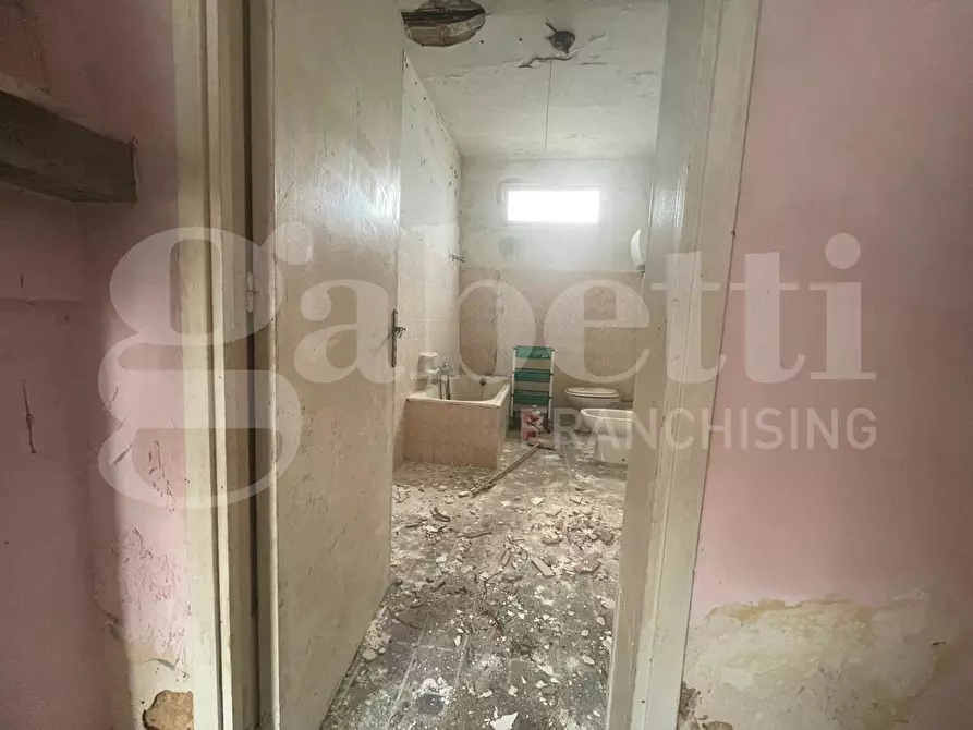 Immagine 19 di Casa indipendente in vendita  in Via Roma, 108 a Calimera