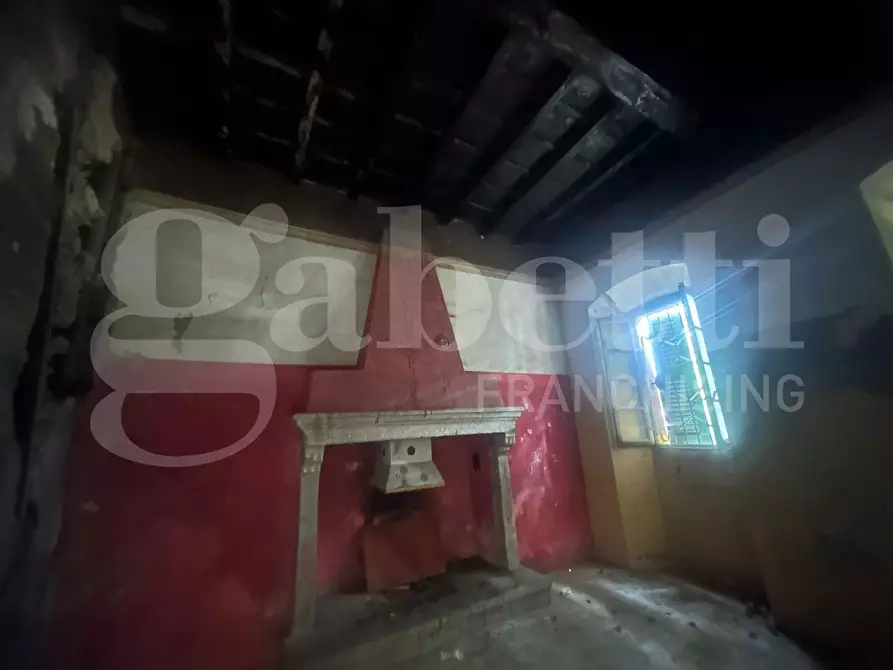 Immagine 7 di Palazzo in vendita  in Via Piave, SNC a Magreglio