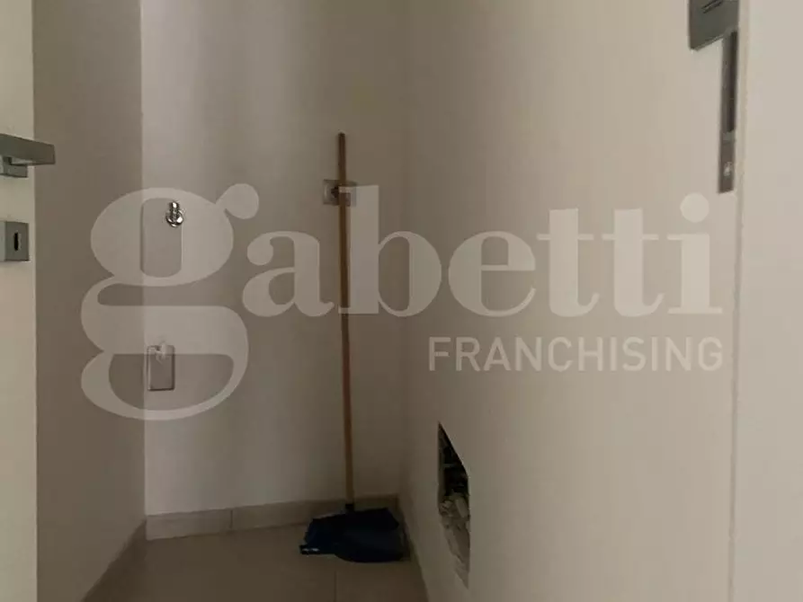 Immagine 10 di Appartamento in vendita  in Via nazionale appia a Curti