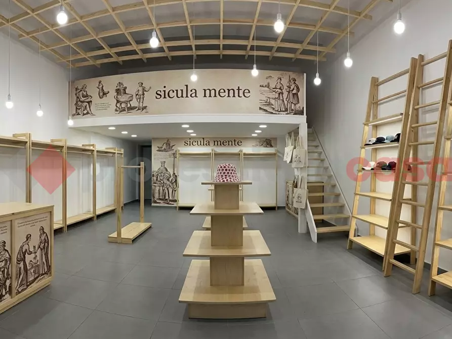 Immagine 14 di Attività commerciale in vendita  in Via Roma, 93 a Siracusa