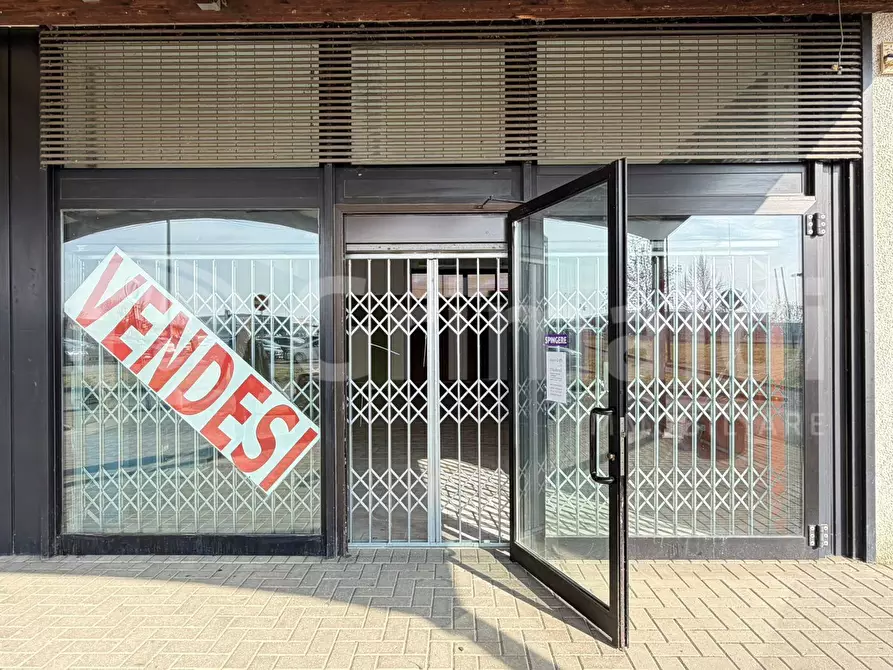 Immagine 1 di Attività commerciale in vendita  in Via Emilia Piacentina, 4 a Castel San Giovanni