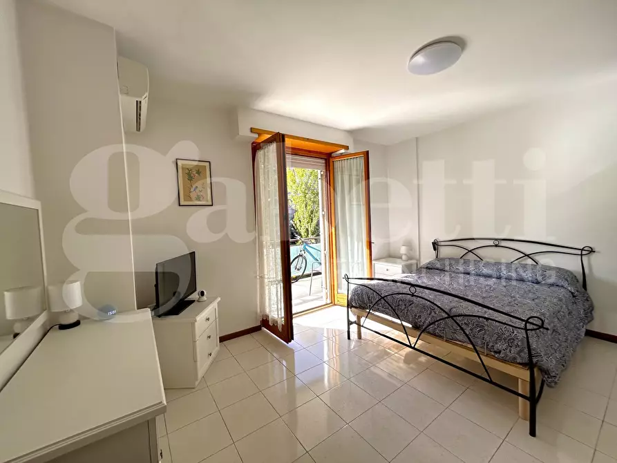 Immagine 22 di Appartamento in vendita  in Via di Decima, 256 a Roma