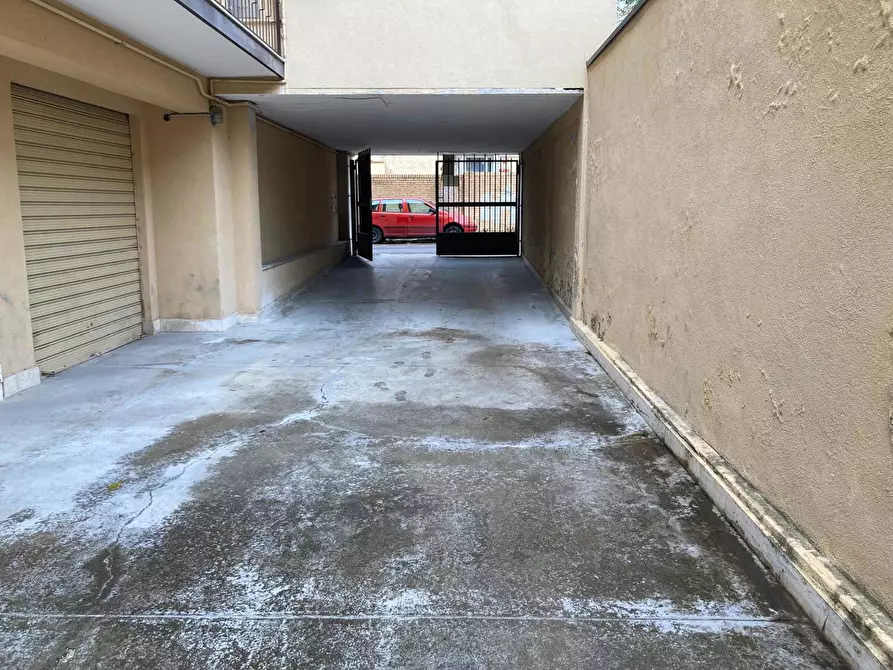 Immagine 3 di Box auto in vendita  in Via Aspromonte a San Severo