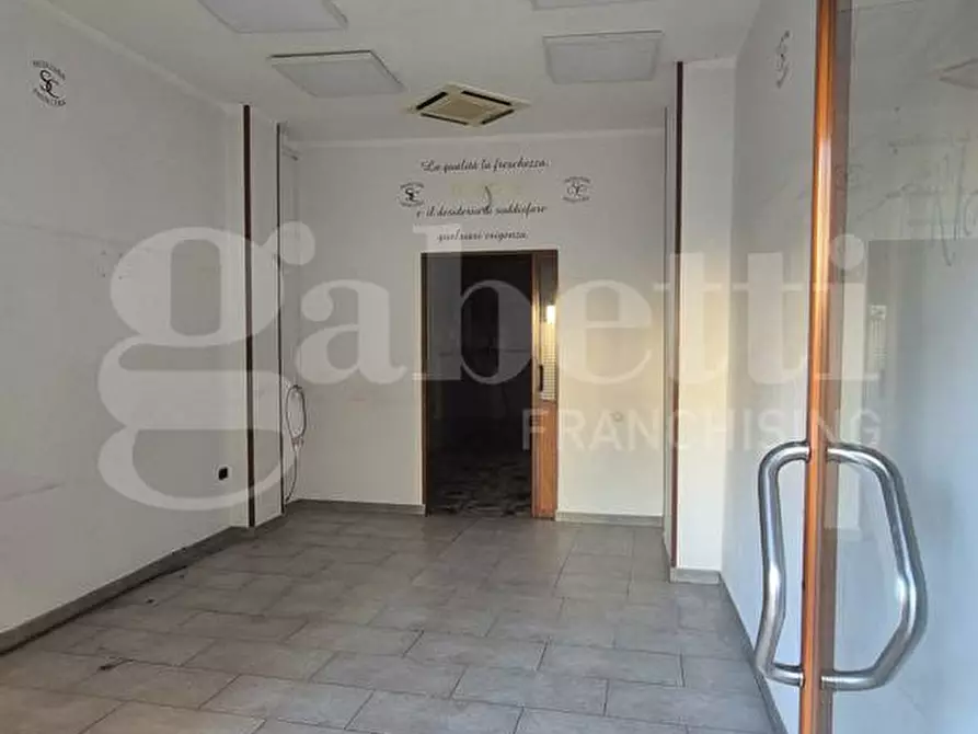 Immagine 3 di Negozio in affitto  in Via dei Mille, 8 a Torre Annunziata