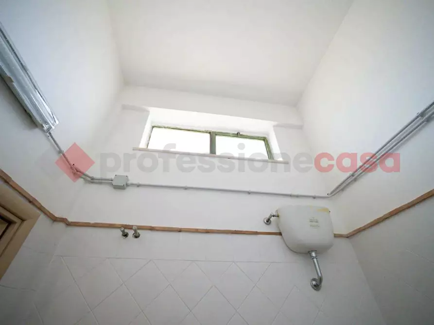 Immagine 27 di Negozio in vendita  in Via Casilina 62, 138 a Anagni