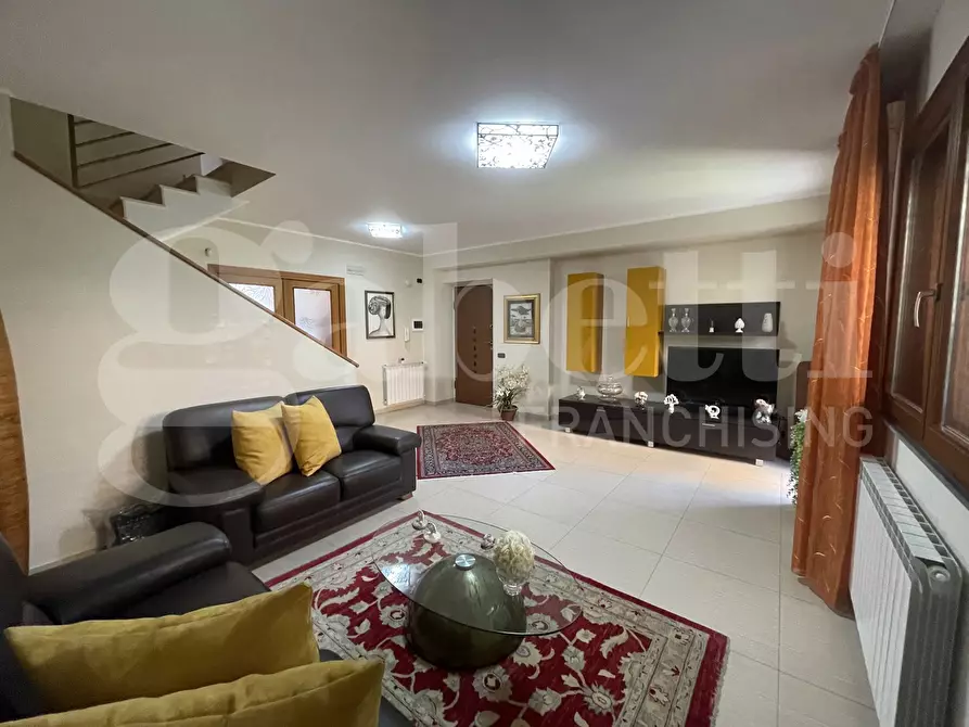 Immagine 14 di Villa in vendita  in Via Madonna dell'Indirizzo, 62 a Trecastagni