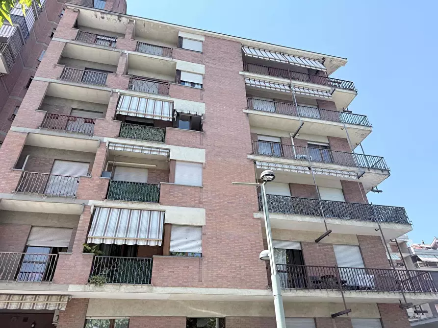 Immagine 1 di Appartamento in vendita  in Piazza Derna, 225 a Torino