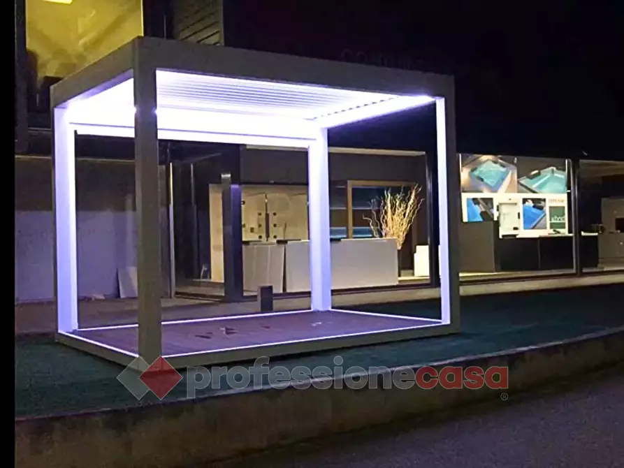 Immagine 15 di Negozio in vendita  in Via Pievaiola a Perugia