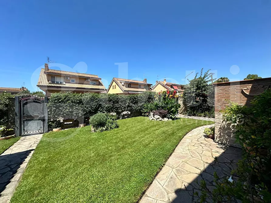 Immagine 6 di Casa bifamiliare in vendita  in Viale corona boreale, 150 a Ardea