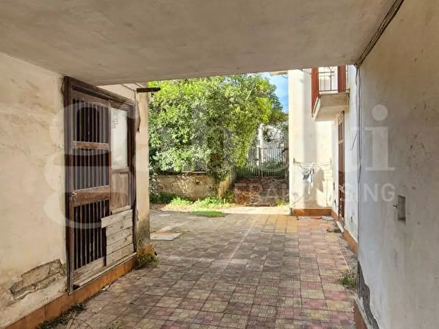 Immagine 3 di Palazzo in vendita  in Via L. Giordano, 38 a Boscotrecase