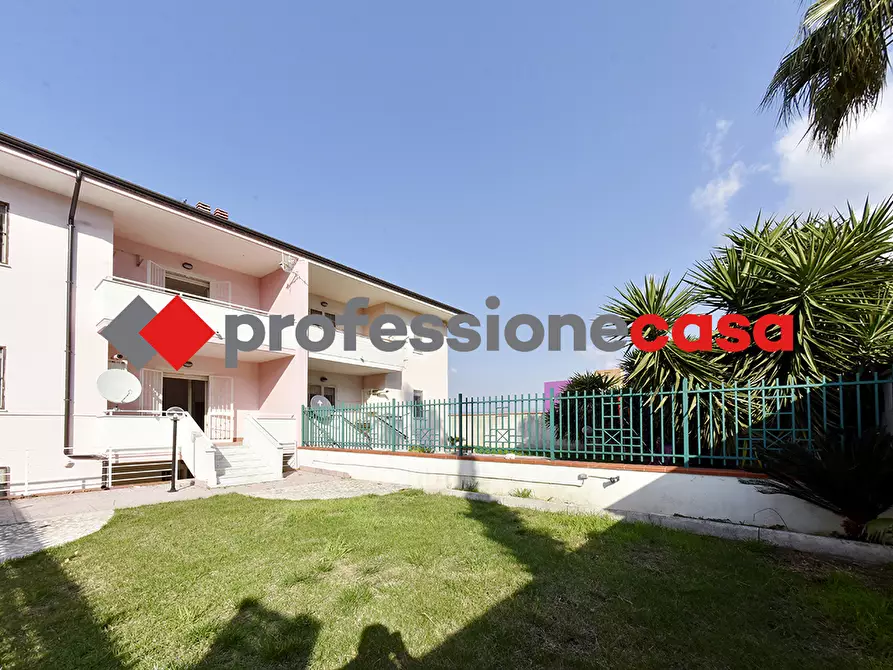 Immagine 40 di Villetta a schiera in vendita  in Via Ugo Foscolo, 36 a Santa Maria Capua Vetere