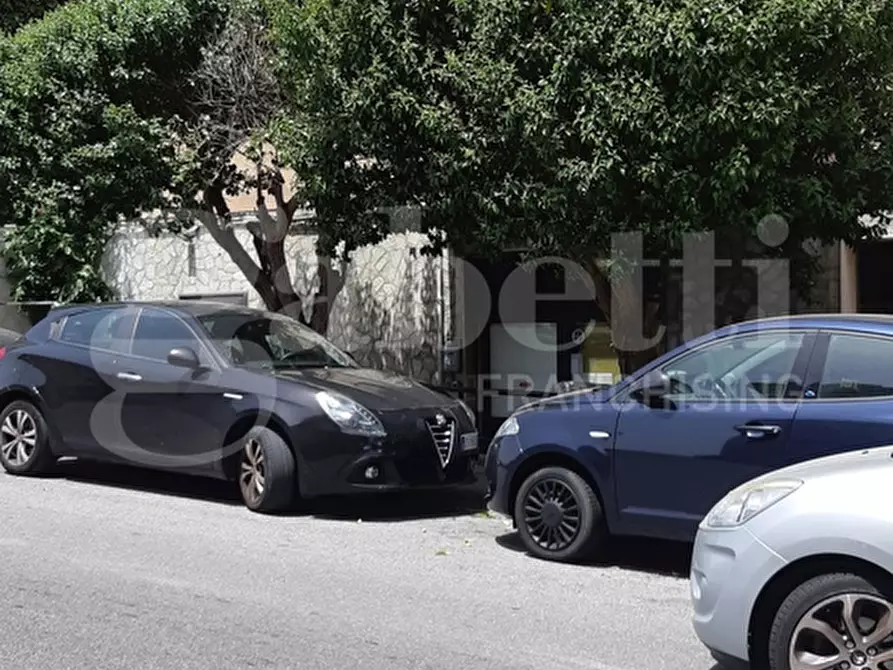 Immagine 16 di Magazzino in vendita  in Viale Dei Bizantini, 270 a Catanzaro