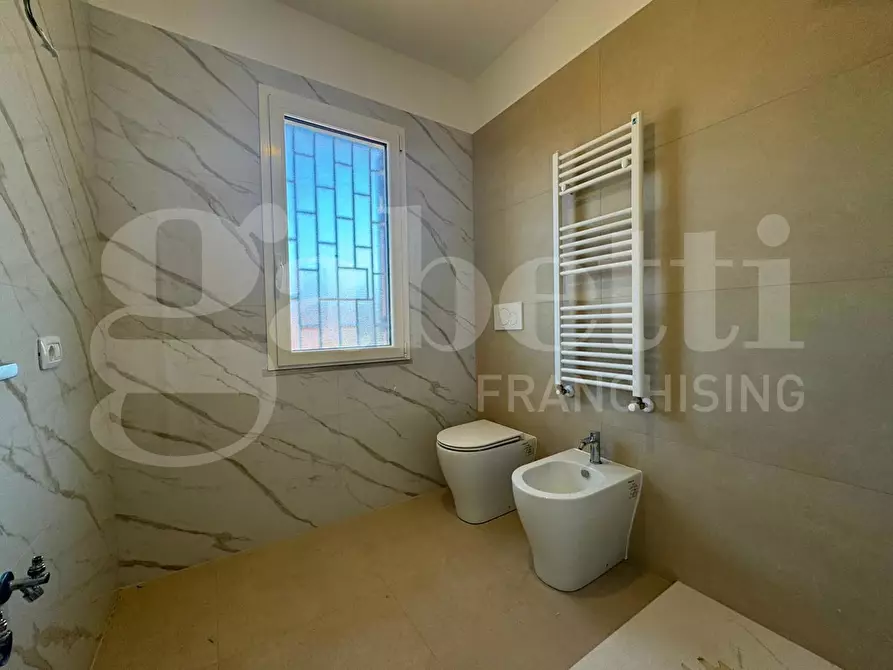 Immagine 15 di Villa in vendita  in Viale piave, 76 a Ardea