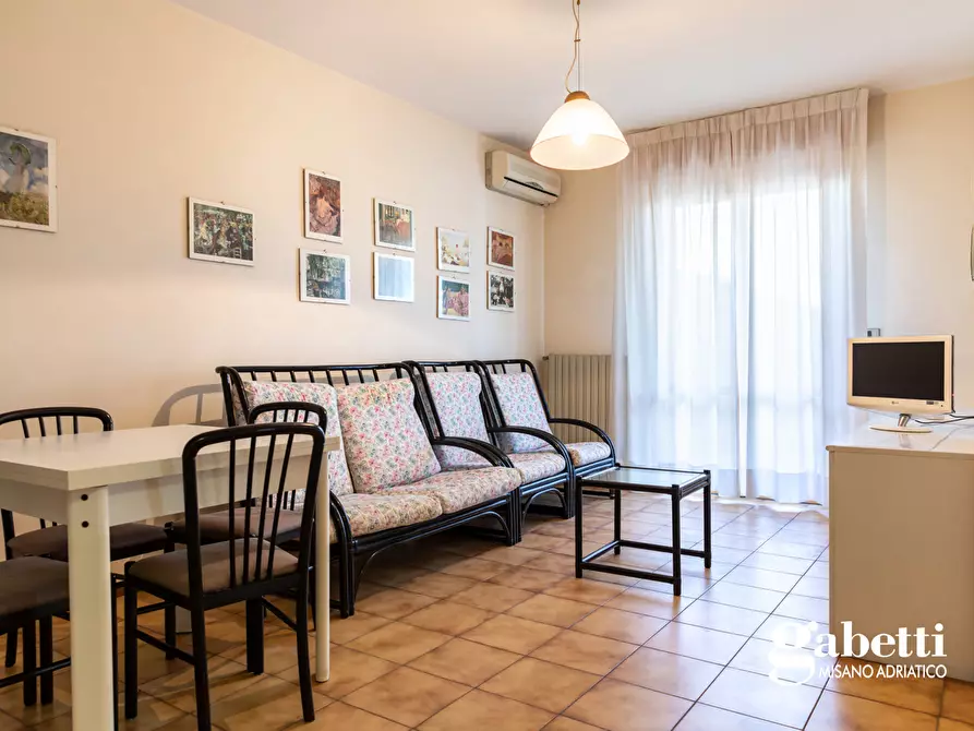Immagine 3 di Appartamento in vendita  in Viale Gabriele D'Annunzio, 183 a Riccione