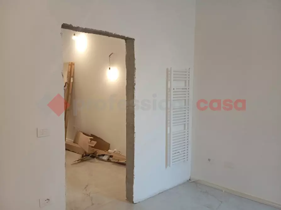 Immagine 11 di Magazzino in vendita  in Piazza del carmine, 5 a Lucca