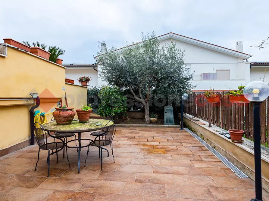 Immagine 18 di Casa quadrifamiliare in vendita  in Via Monteprandrone a Roma